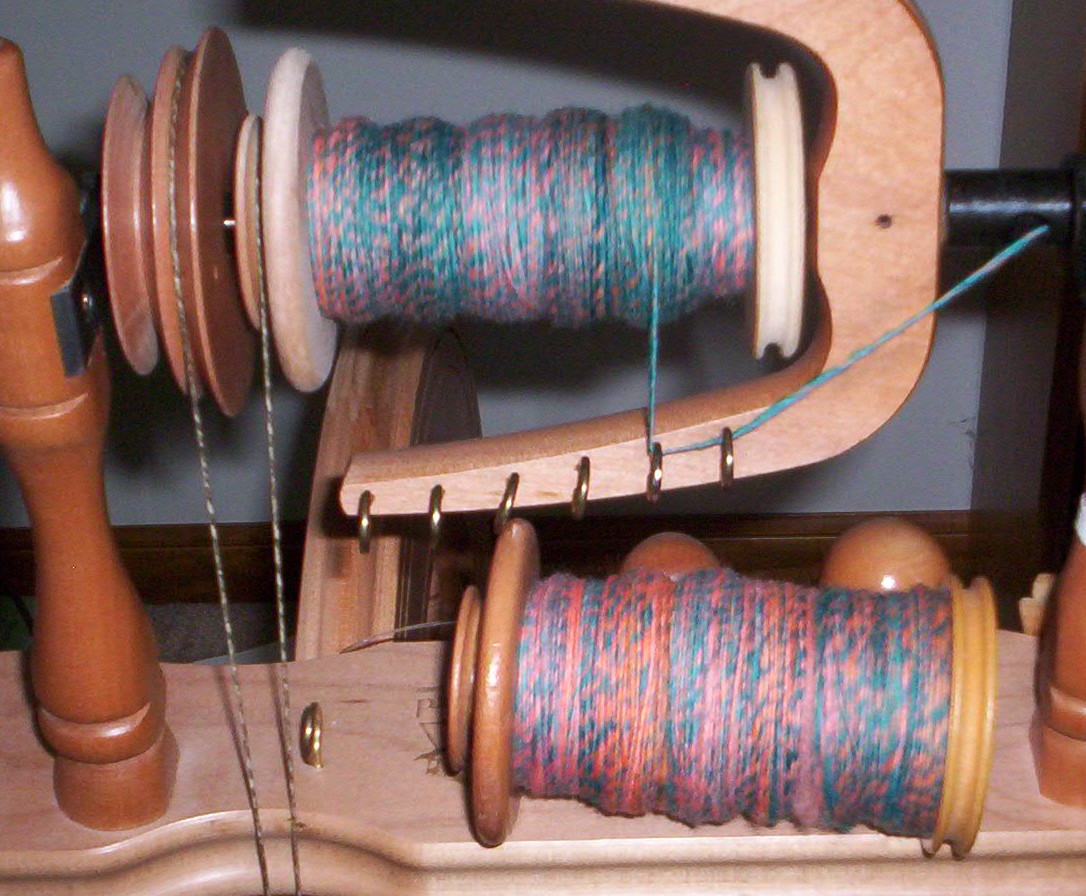 [Turquoise+&+Coral+on+the+bobbin.jpg]