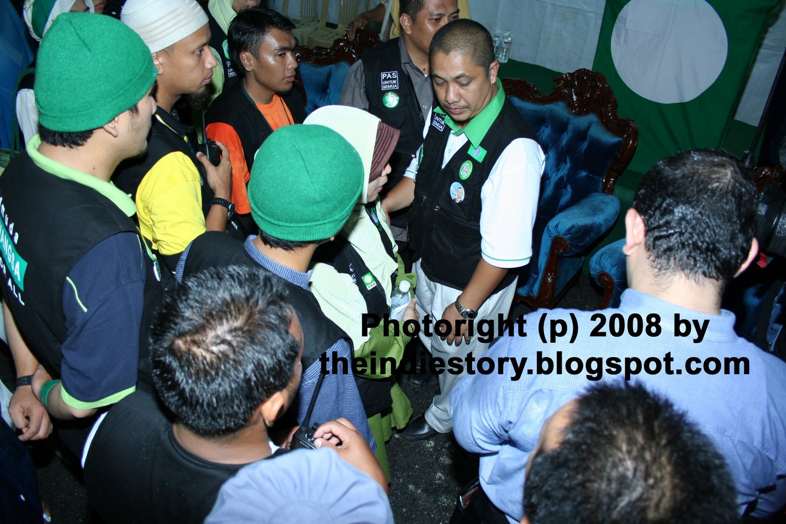 [Anwar+Ibrahim+Kampung+Baru+2008+20.jpg]