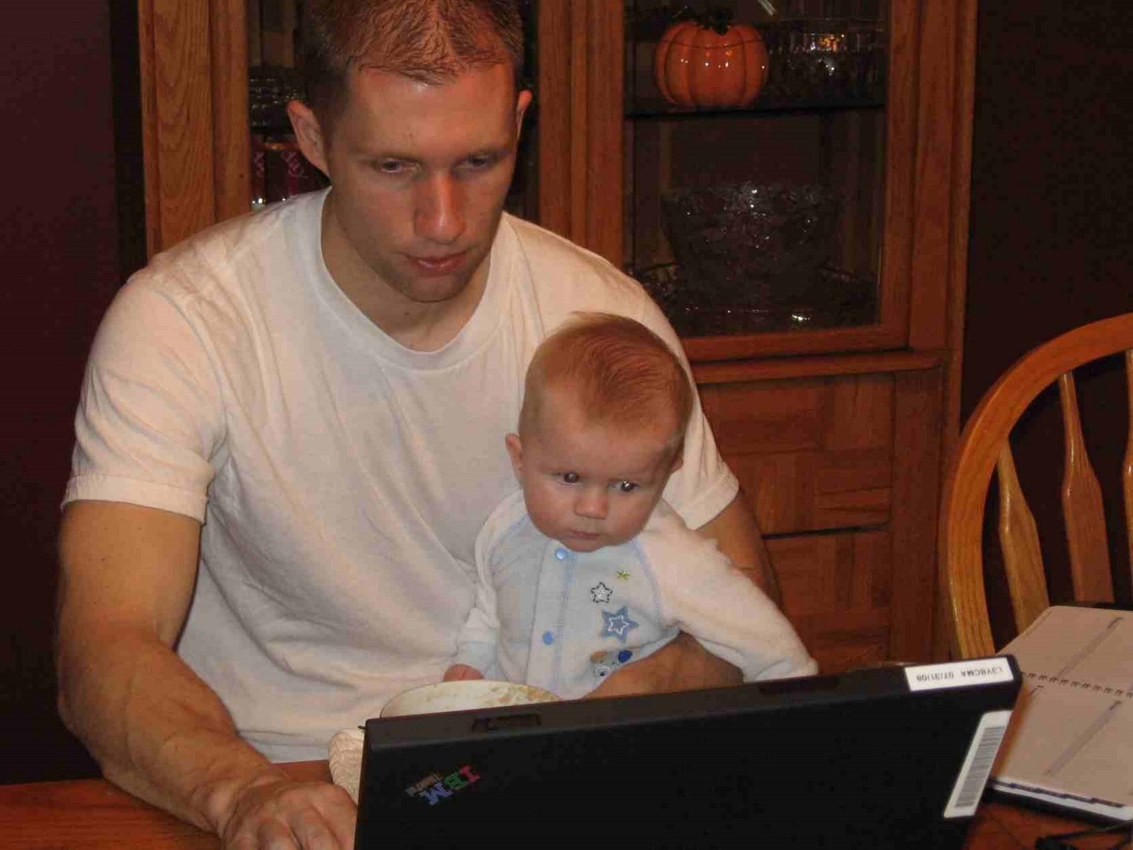 [Linc_with_dad_at_computer.jpg]