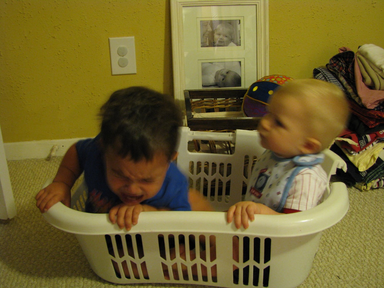 [Linc+and+Brice+in+the+basket.JPG]