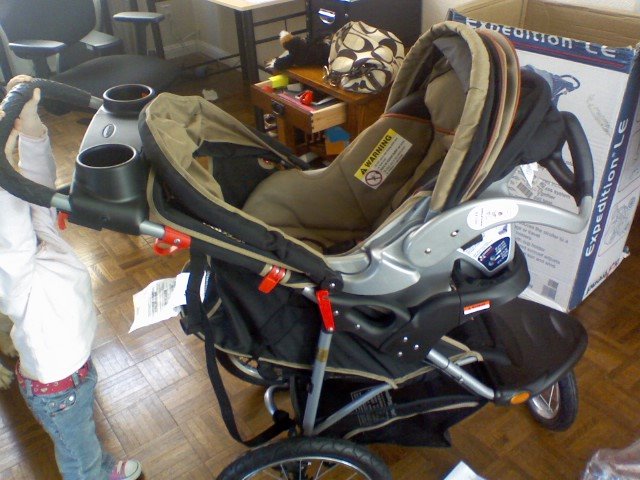 [Carseat+and+stroller.bmp]
