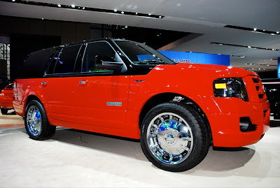 NY Auto Show 2008 Ford Expedition Funkmaster Flex Edition 