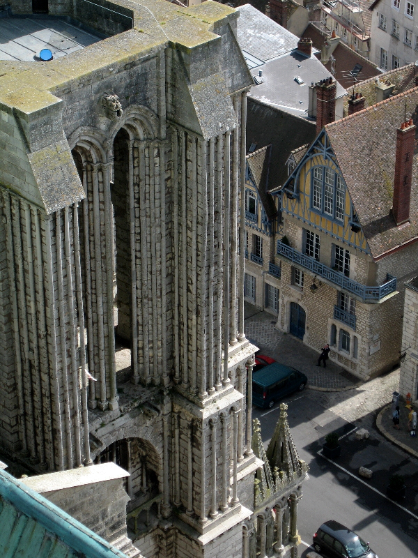[Chartres+Houses+from+Tower.JPG]