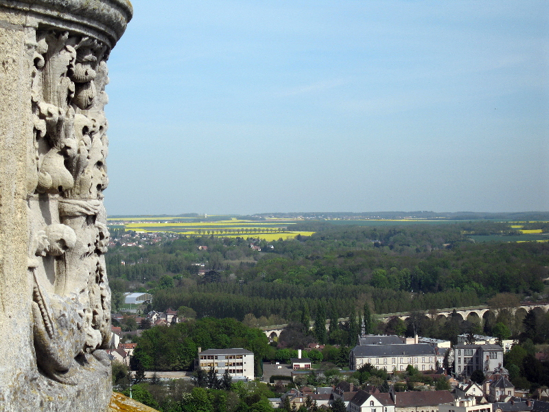 [Chartres+Tower+&+Fields.JPG]