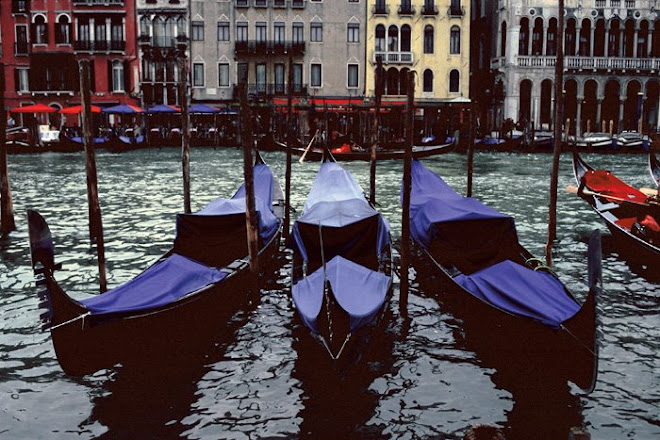 VENICE ITALY_ 3 Gondolas