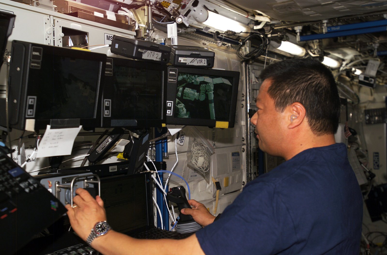 [Leroy_Chiao_working_on_Space_Station_Remote_Manipulator_System.jpg]