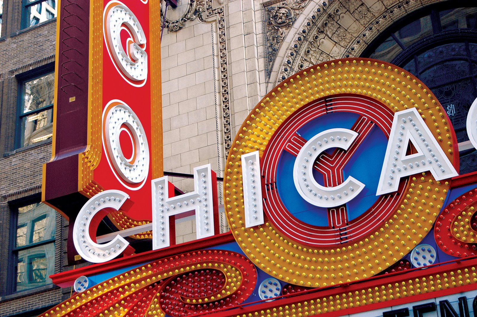 [Chicago_Theater_sign.jpg]