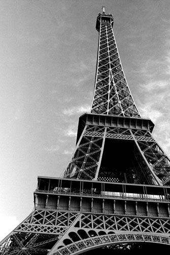 [Pictures_of_Eiffel_Tower_black_and_white.jpg]
