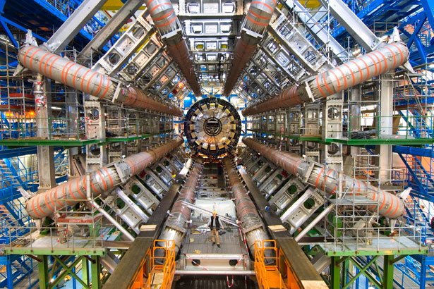 [409+LHC+super+collider.jpg]