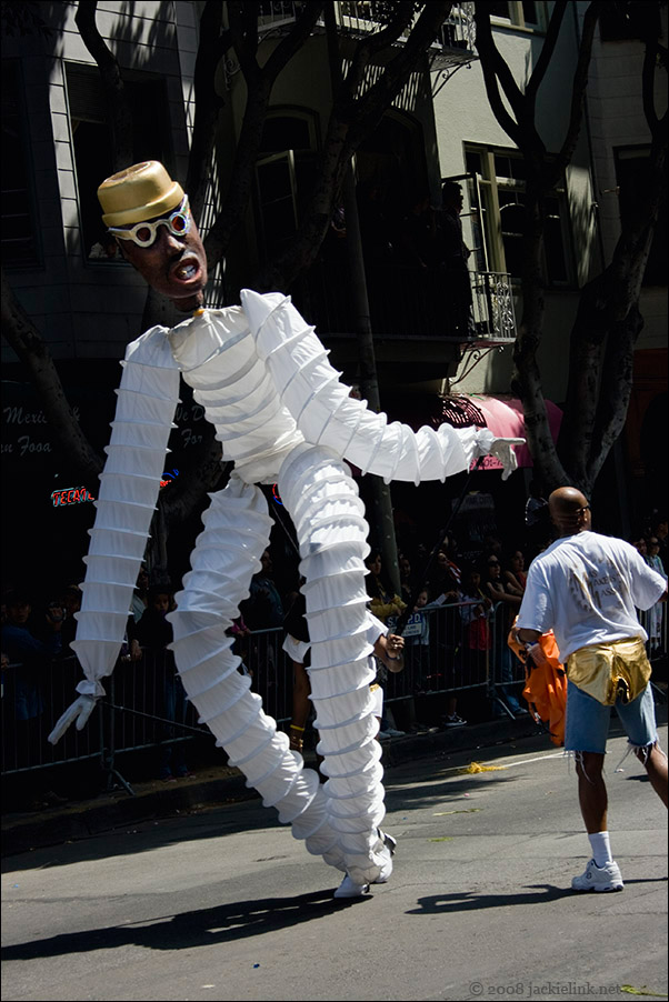 [Carnaval-giant+puppet.jpg]