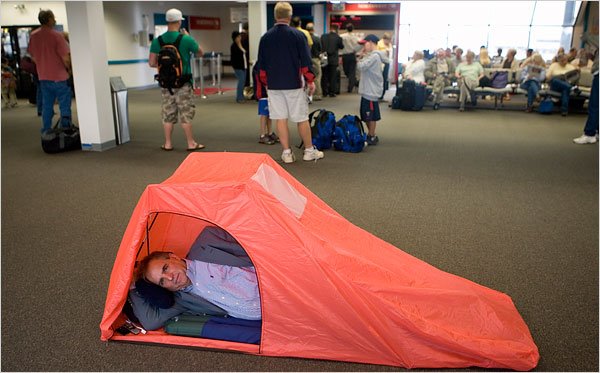 [airport+tent.bmp]