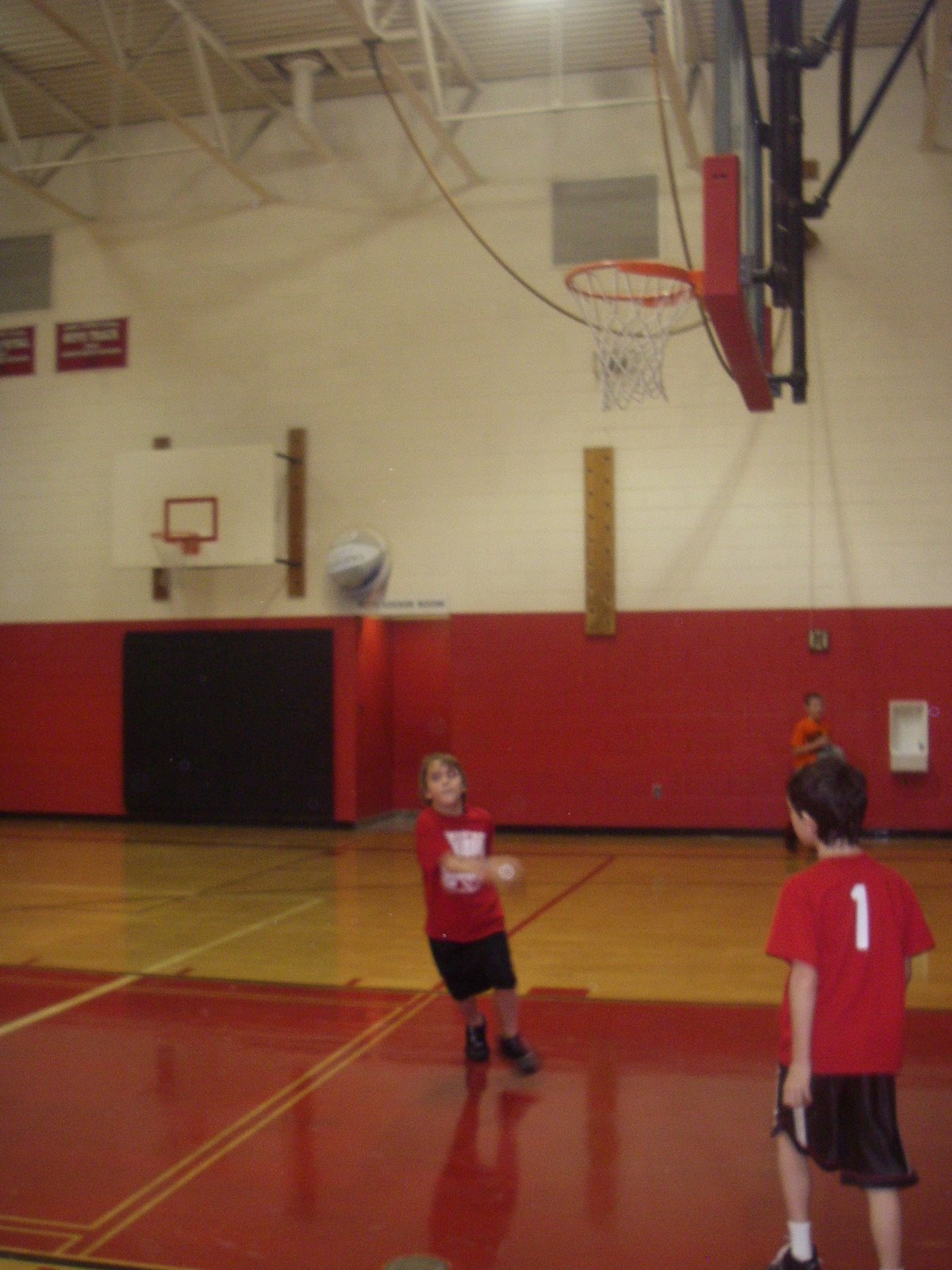[Micahs+first+basketball+game+2008+004.jpg]