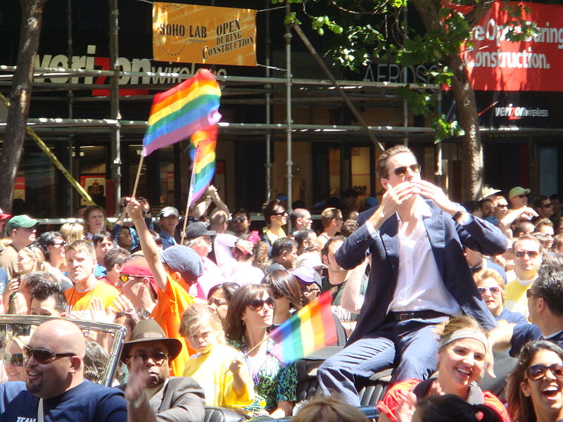 [800px-Mayor_Newsome_Gay_Pride.jpg]