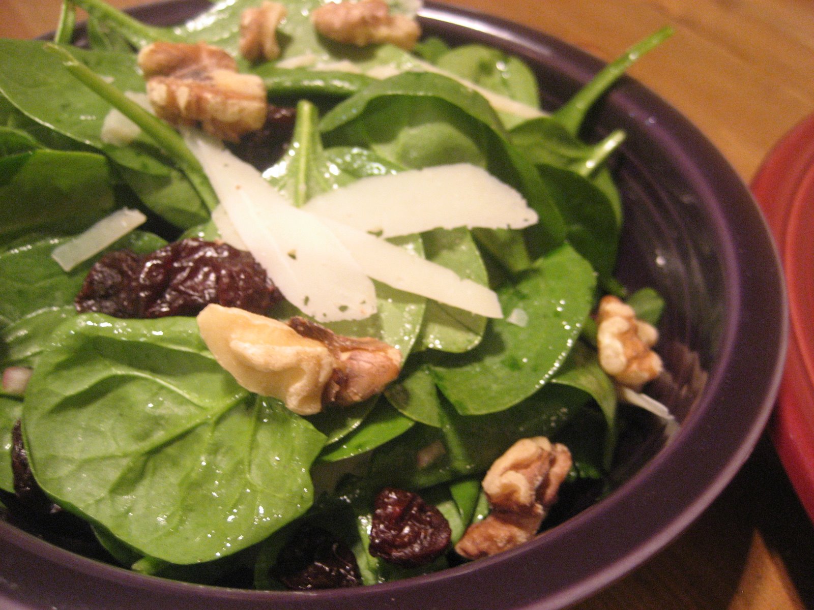 [Spinach+salad+with+cherres,+walnuts+and+manchego.JPG]