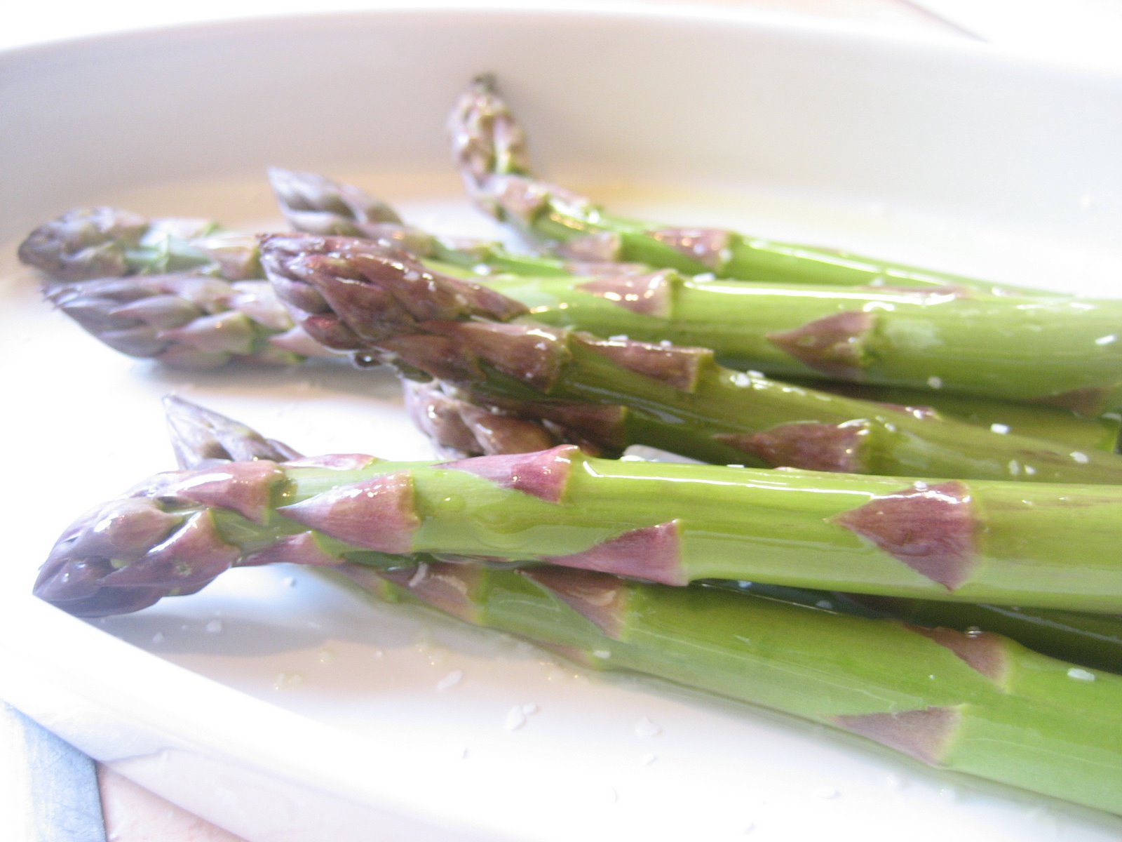 [raw+asparagus.jpg]