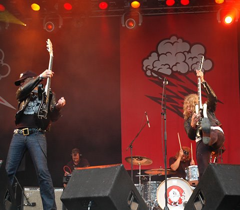 [the-hellacopters-Live.jpg]