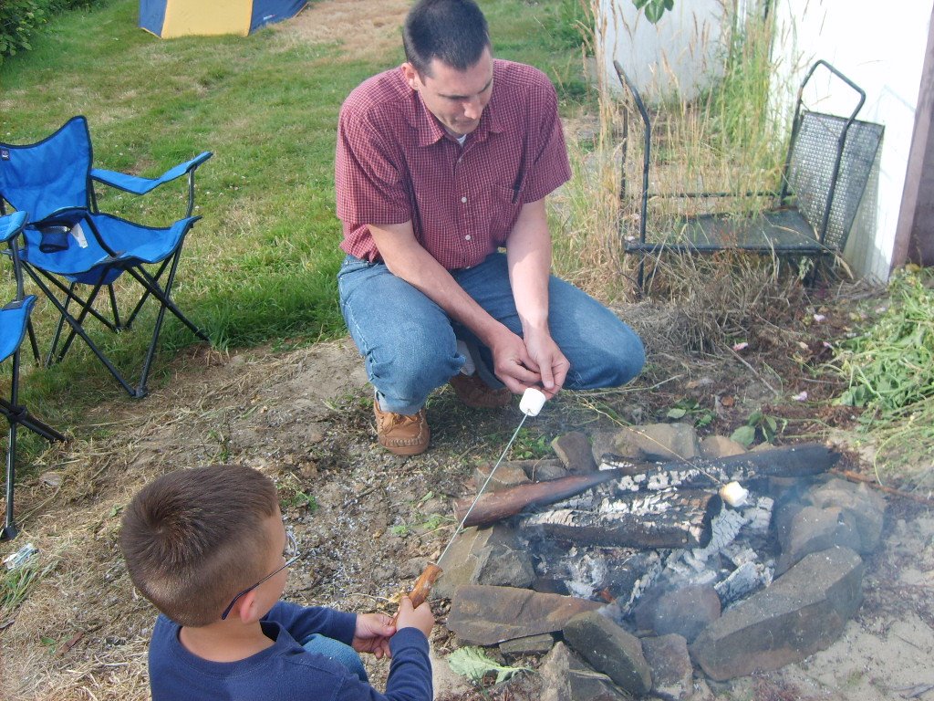 [s'mores+FHE+July+2008+009.jpg]
