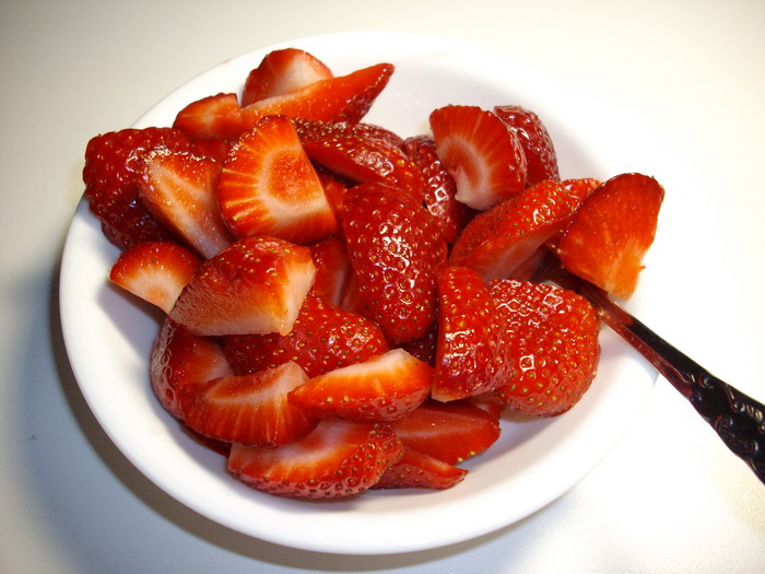 [strawberries08.jpg]