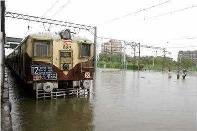 [26+july+mumbai+floods.jpg]