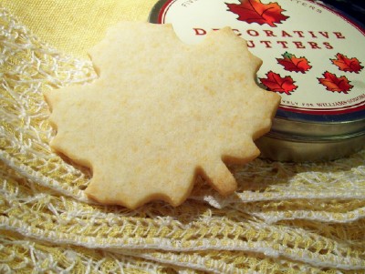 [leaf-shaped-cookie-cutters-williams-sonoma.jpg]