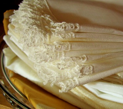 [real-cloth-napkins-folding.jpg]