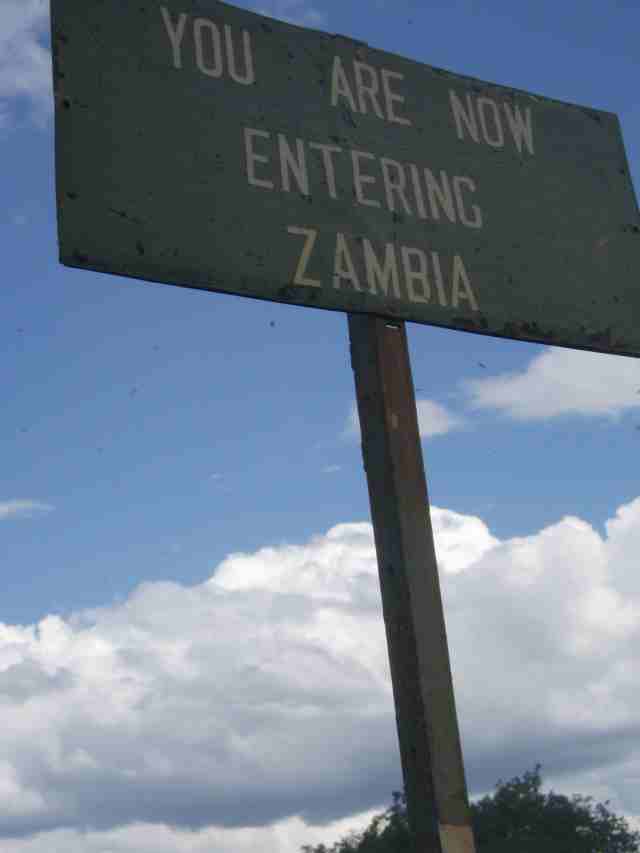 [entering+zambia.jpg]