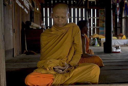 [cambodian_monk.jpg]