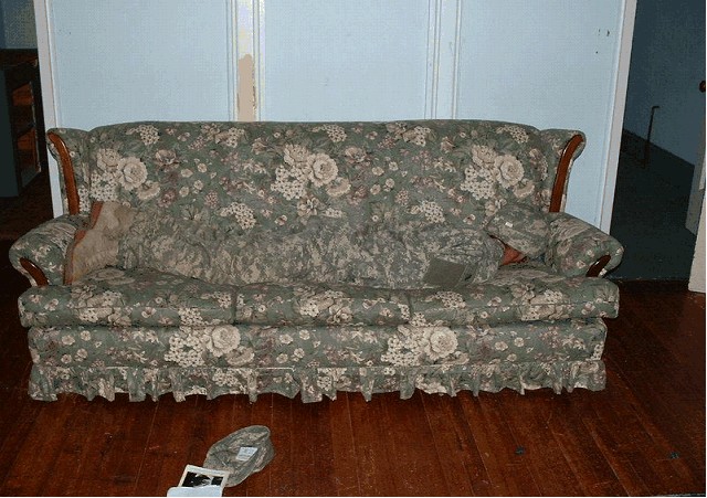 [camo+couch.jpg]