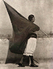 [mujer+con+bandera+1928.gif]