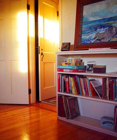 [guest+room+bookcase.jpg]