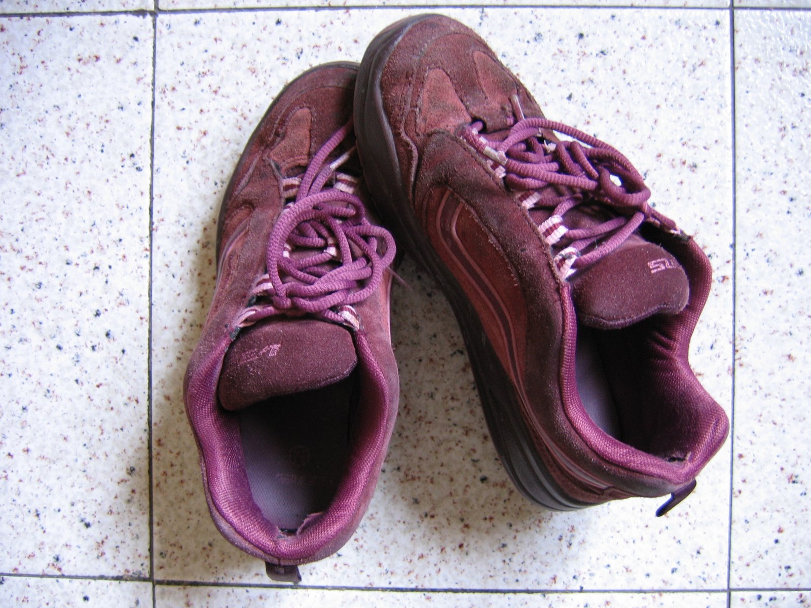 [shoes+003.jpg]