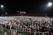 [Orang+berdoa+Ramai+ramai+di+Stadium+PRU12.jpg]