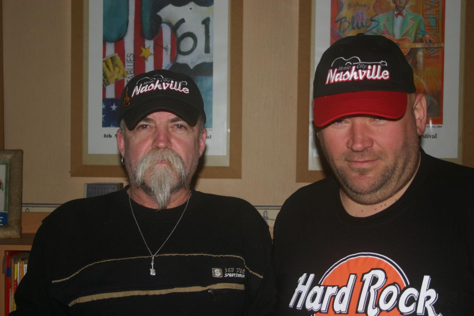 [Mike+and+friend+in+hats.jpg]