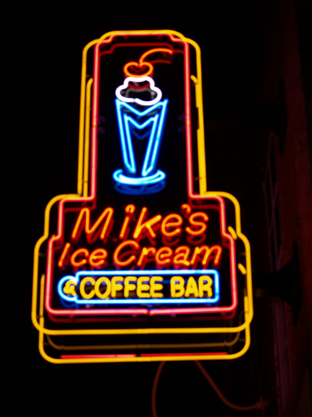 [Mike's+Ice+Cream+&+Coffee+Bar.JPG]