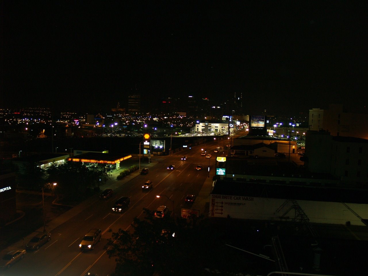 [Overlooking+Nashville+from+Hotel+Indigo+3.JPG]