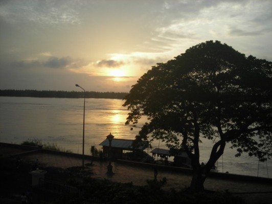 [cambodian+sunset.jpg]