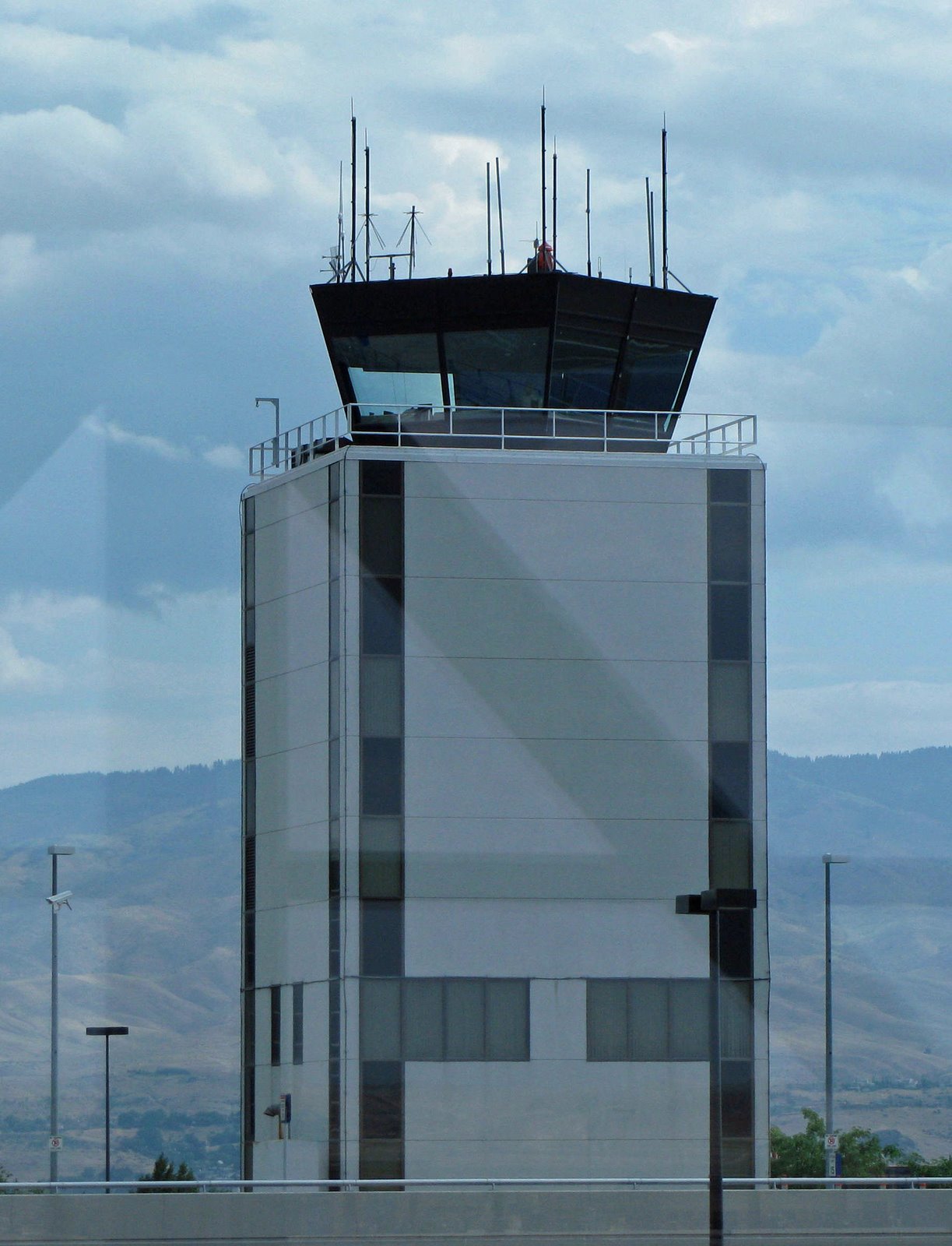 [airport+tower+old.jpg]