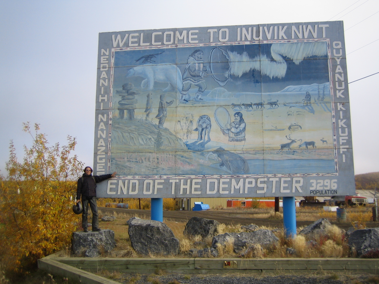 [welcome+to+inuvik.JPG]