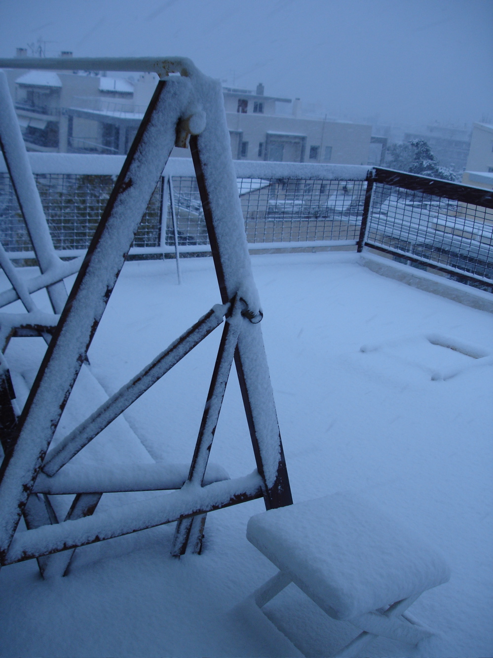 [Snow+in+Voula2.jpg]