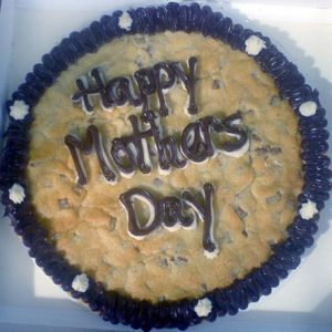 [300px-Mother's_Day_cake.jpg]