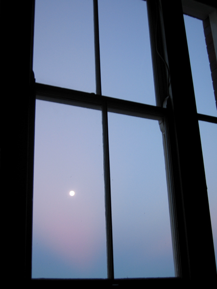 [moon+view.jpg]