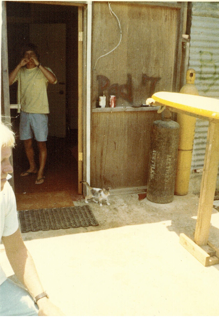 [Johnny+at+Inapo+Surfboards+shaping+room+in+Tamuning,+Guam+-+1972.jpg]