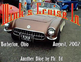 Click picture for the August, 2002 Cruise-In at Wink's