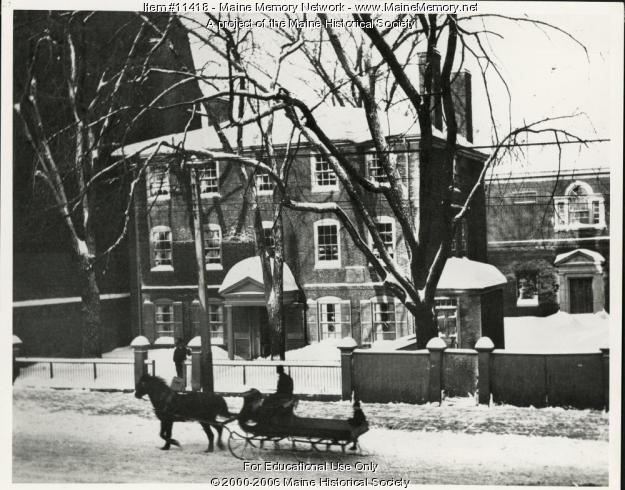 [Henry+Wadsworth+Longfellow+House+in+winter.jpg]