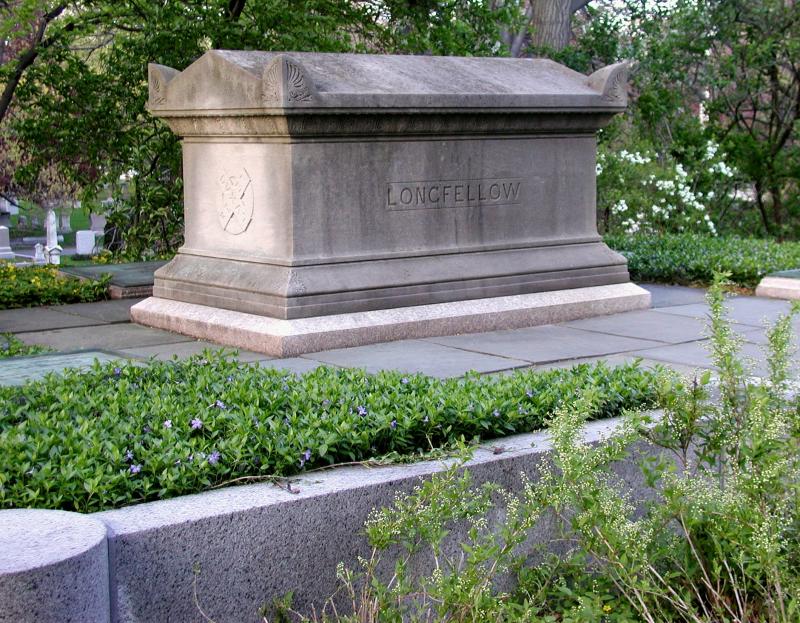 [Henry+Wadsworth+Longfellow+tomb.jpg]