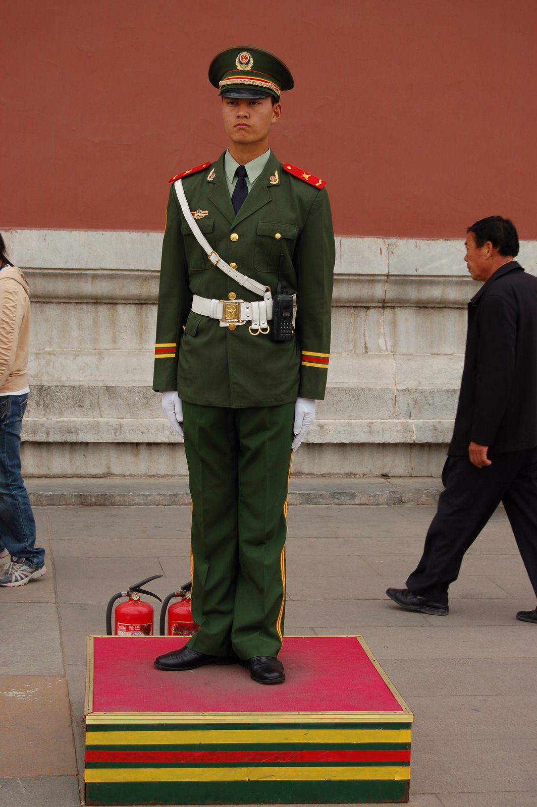 [9-Tiananmen--guard.JPG]