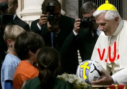 [papal+football.jpg]