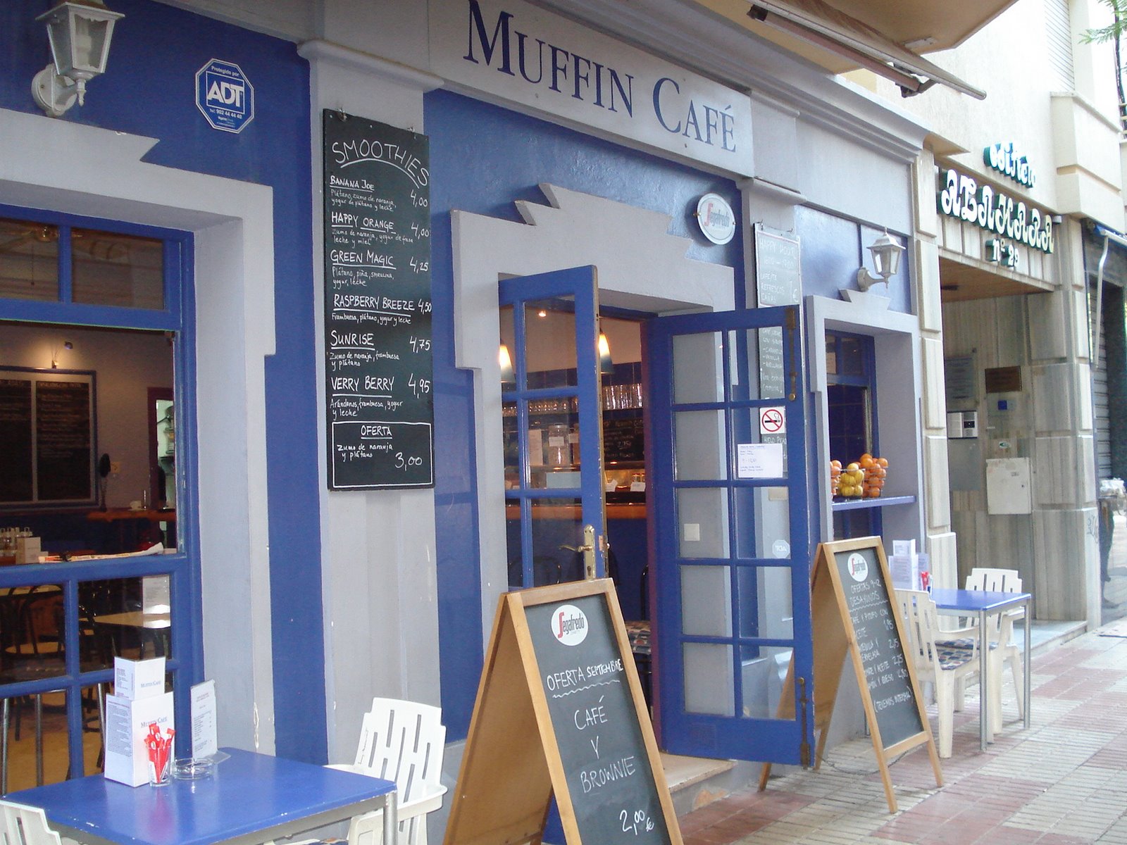 [muffin+cafe+sept+07+005.jpg]