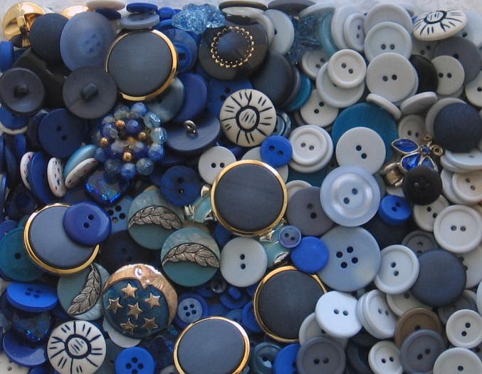 [blue+buttons.JPG]