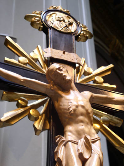 [Crucifix+gold+with+rays+pic.jpg]